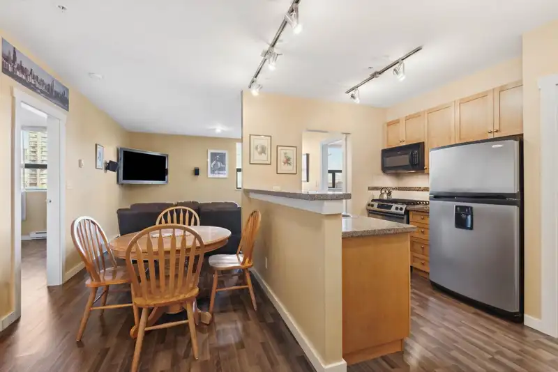 616 615 BELMONT STREET - photo 1 of 28