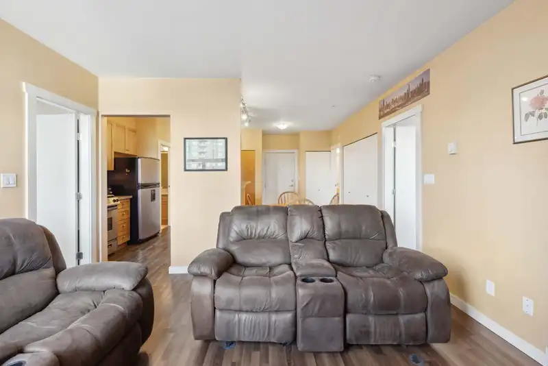 616 615 BELMONT STREET - photo 4 of 28
