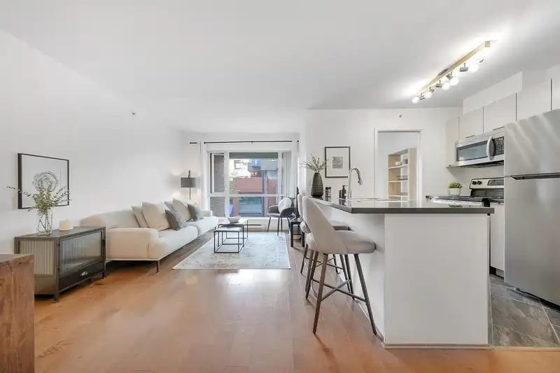 302 1082 SEYMOUR STREET - photo 1 of 33