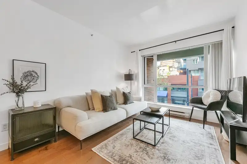 302 1082 SEYMOUR STREET - photo 2 of 33