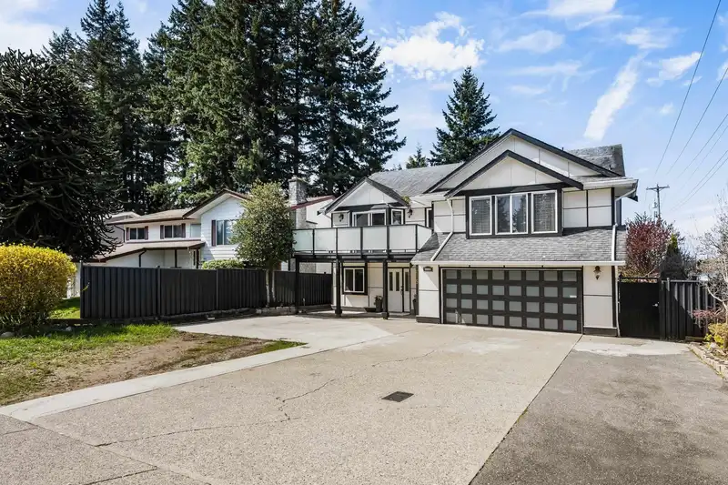 3115 MOUAT DRIVE - photo 2 of 39