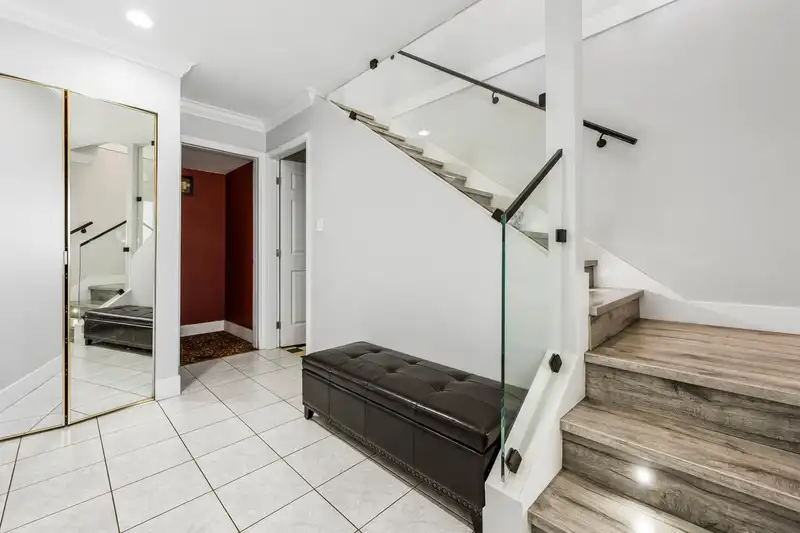 3115 MOUAT DRIVE - photo 4 of 39