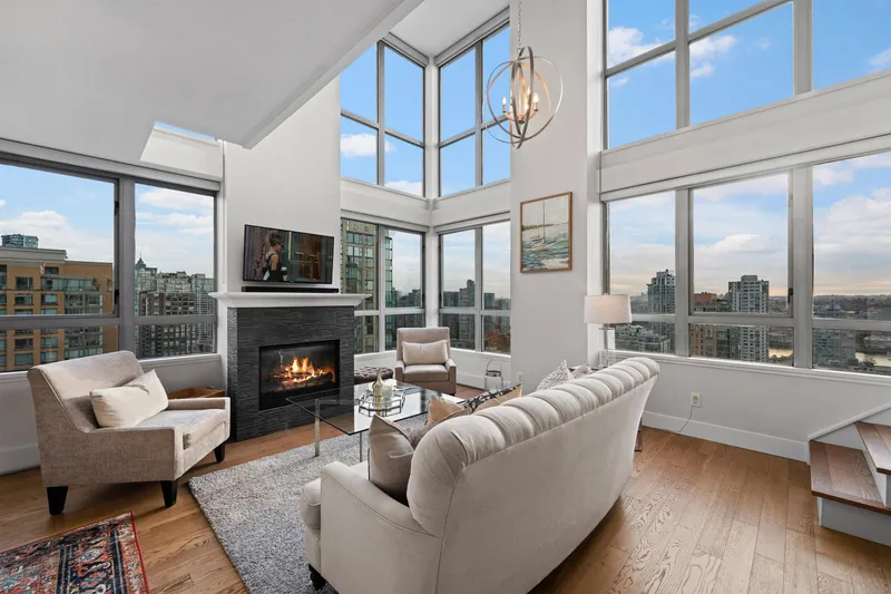 2204 1238 RICHARDS STREET - photo 1 of 25