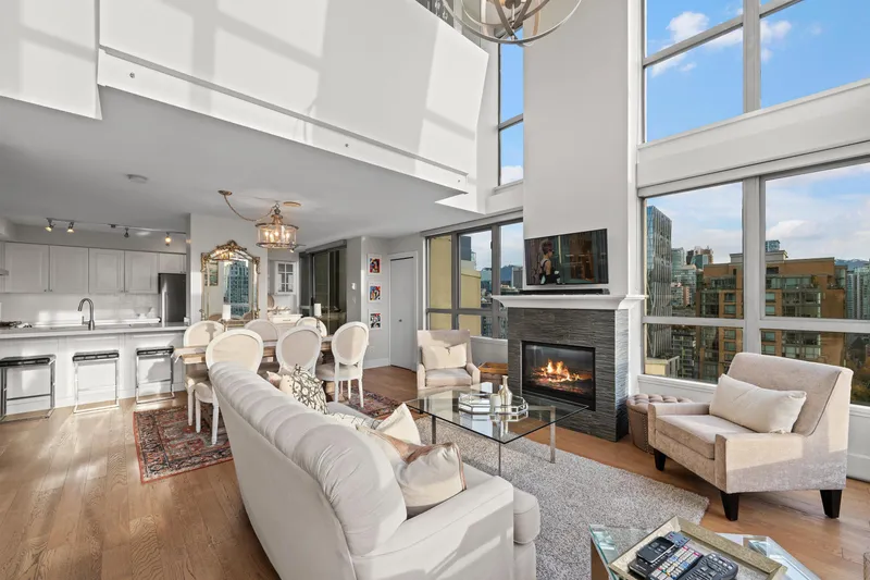 2204 1238 RICHARDS STREET - photo 2 of 25