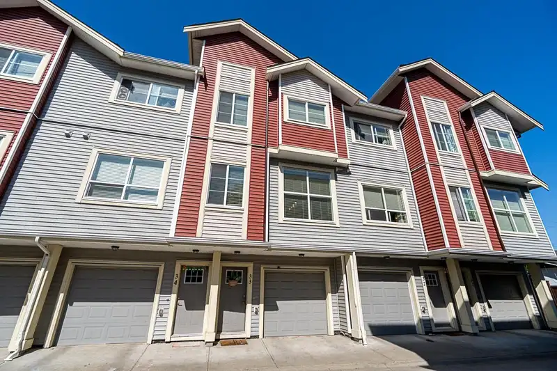 33 6945 185 STREET - photo 4 of 38