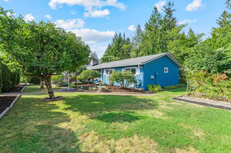 22991 126 AVENUE - photo 3 of 40