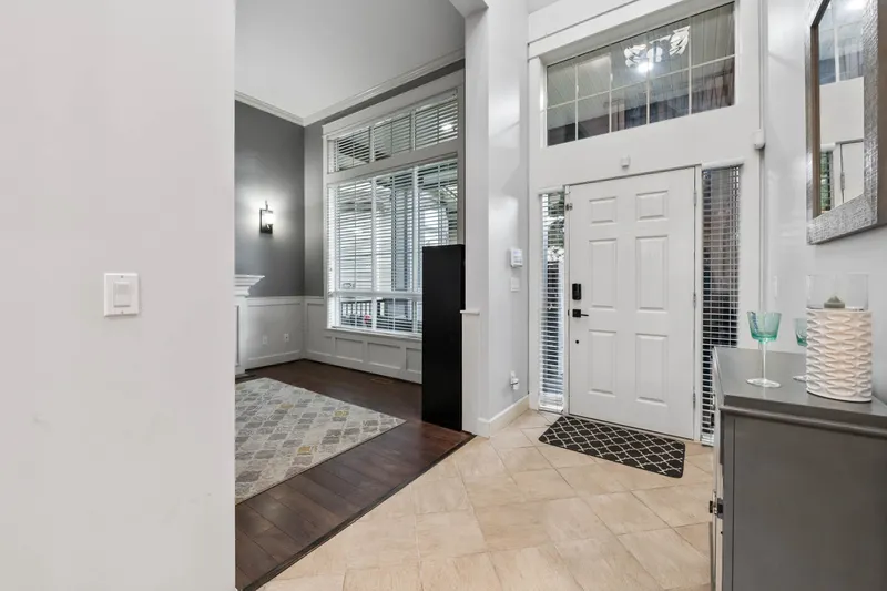 6813 197 STREET - photo 3 of 25