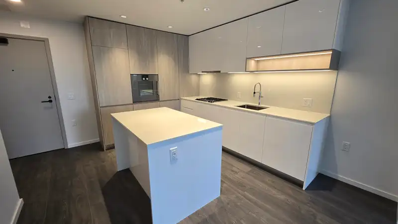420 6808 MINORU BOULEVARD - photo 4 of 30