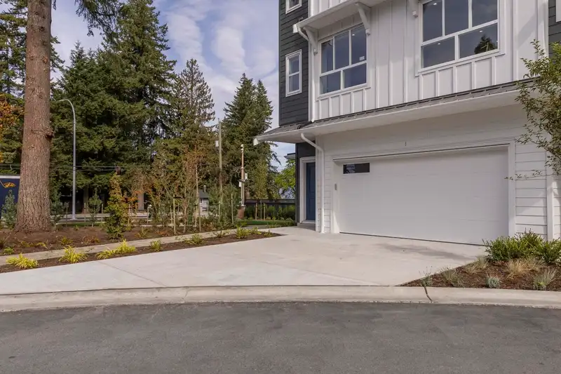 11 17458 100 AVENUE - photo 4 of 35