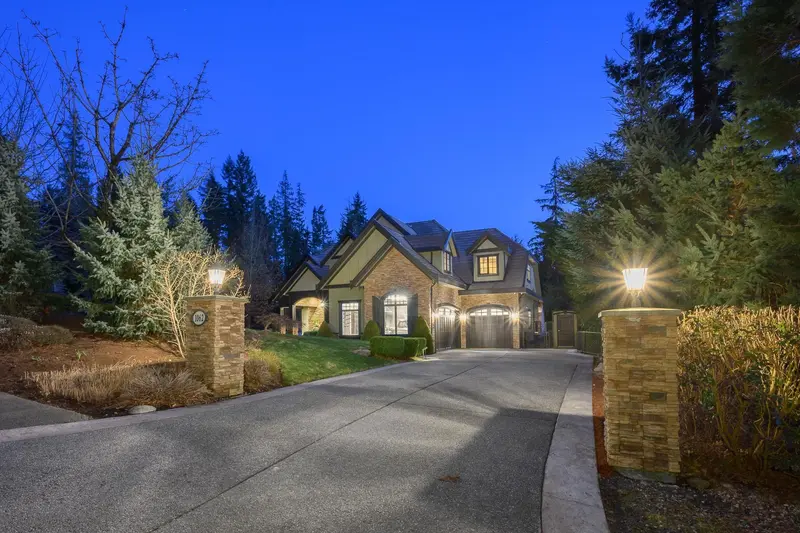 1062 MAGNOLIA WAY - photo 1 of 25