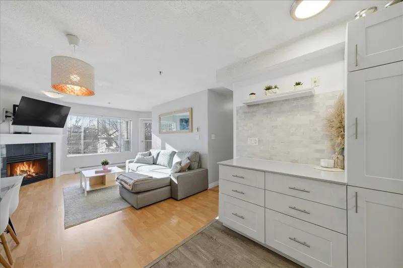 303 1433 E 1ST AVENUE - photo 1 of 25