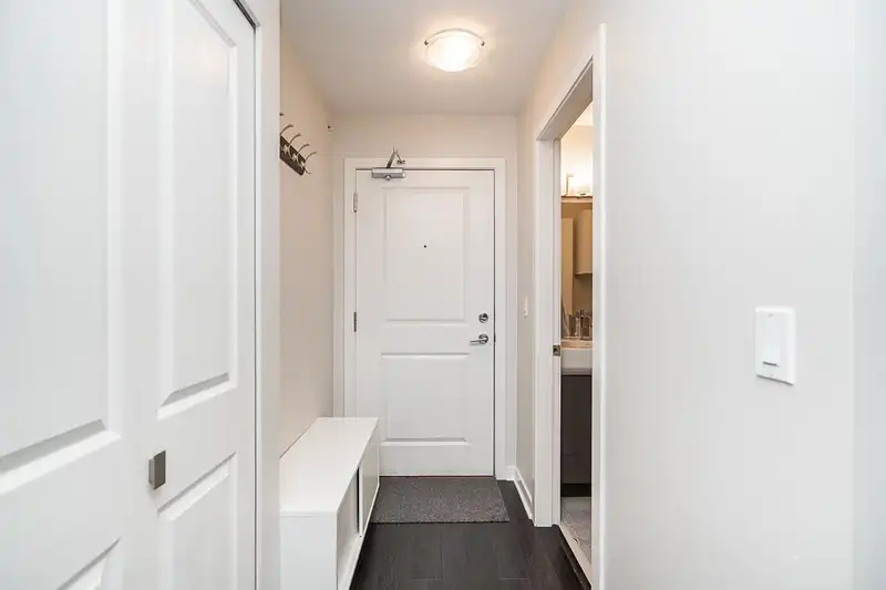404 21009 56 AVENUE - photo 2 of 33