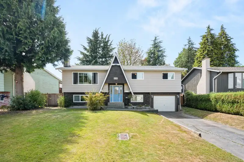 5933 ANGUS PLACE - photo 3 of 40