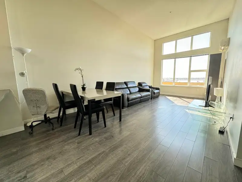 616 9311 ALEXANDRA ROAD - photo 1 of 10
