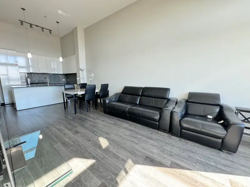 616 9311 ALEXANDRA ROAD - photo 3 of 10