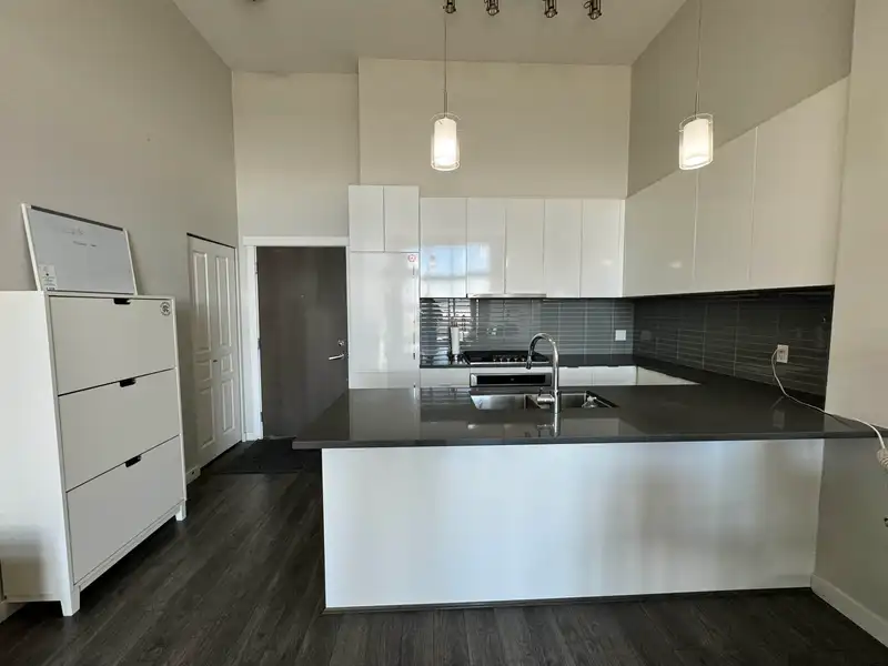 616 9311 ALEXANDRA ROAD - photo 4 of 10
