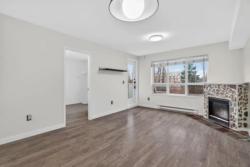 305 14377 103 AVENUE - photo 3 of 25