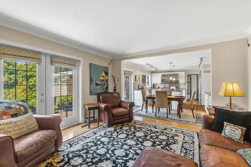 7215 WILTSHIRE STREET - photo 3 of 30