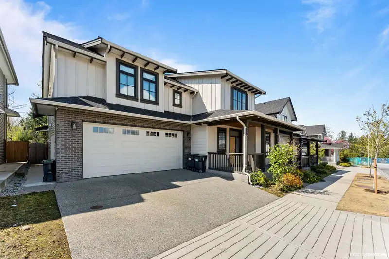 7545 197A STREET - photo 2 of 34