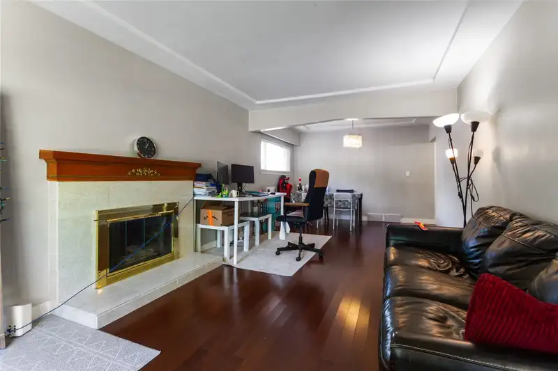 7643 SELKIRK STREET - photo 3 of 25