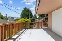 7643 SELKIRK STREET - thumbnail 6