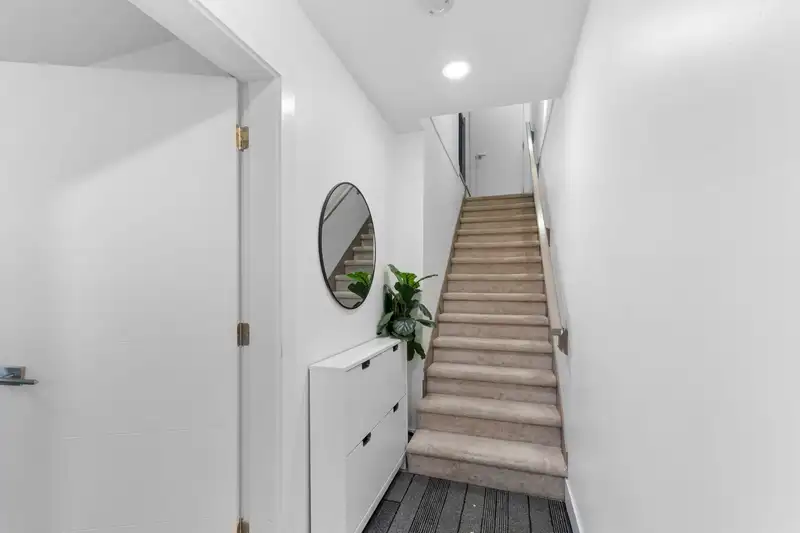 14 19670 55A AVENUE - photo 2 of 40