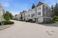 44 27735 ROUNDHOUSE DRIVE - thumbnail 2