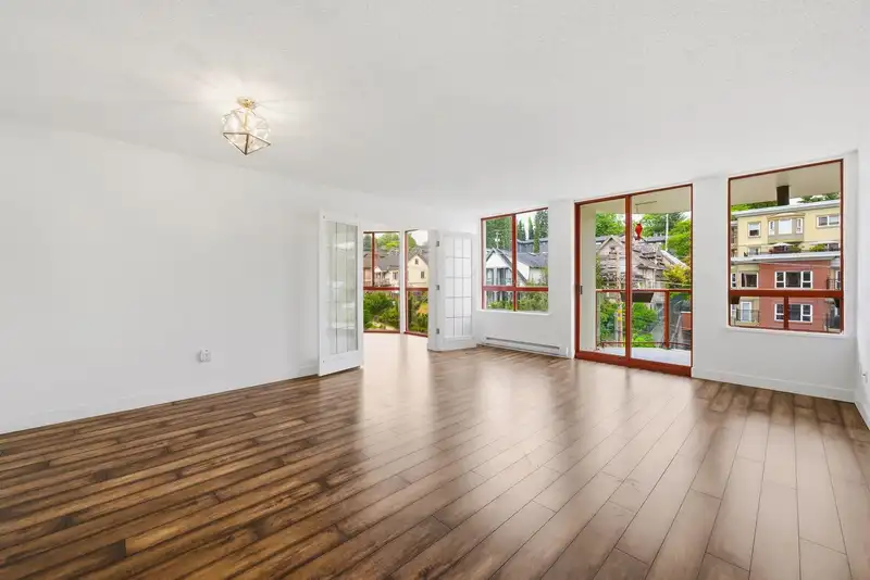 904 220 ELEVENTH STREET - photo 2 of 40