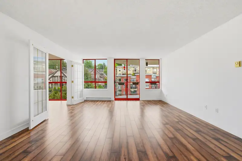 904 220 ELEVENTH STREET - photo 3 of 40