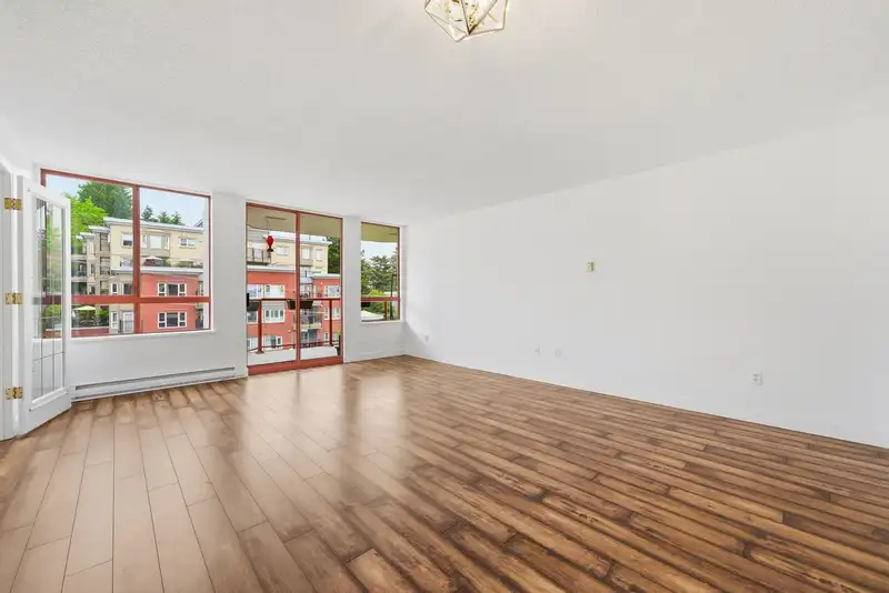 904 220 ELEVENTH STREET - photo 4 of 40