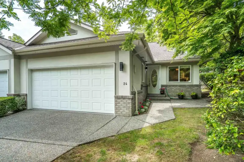 24 15099 28 AVENUE - photo 1 of 32
