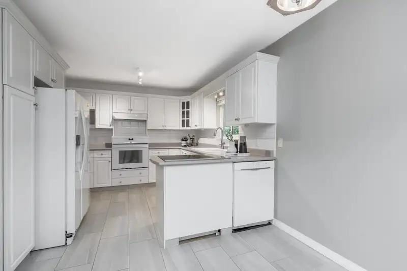 24 15099 28 AVENUE - photo 4 of 32