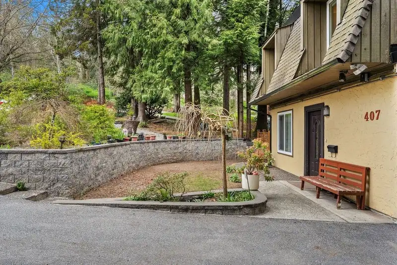 407 DARTMOOR DRIVE - photo 1 of 40