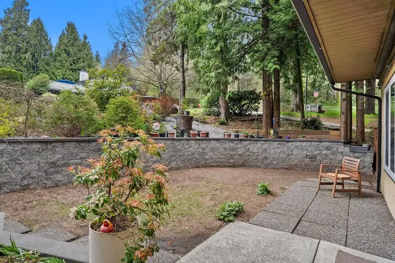 407 DARTMOOR DRIVE - photo 2 of 40