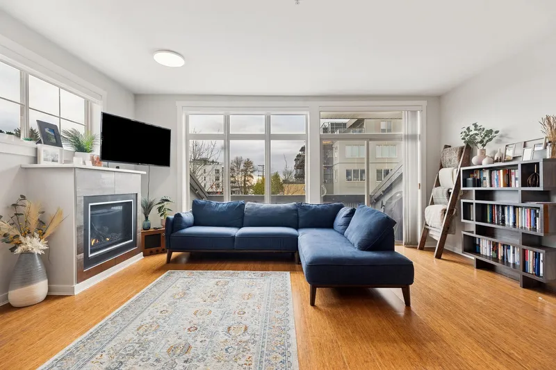 220 6111 LONDON ROAD - photo 3 of 25