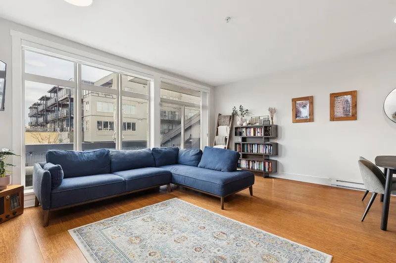 220 6111 LONDON ROAD - photo 4 of 25