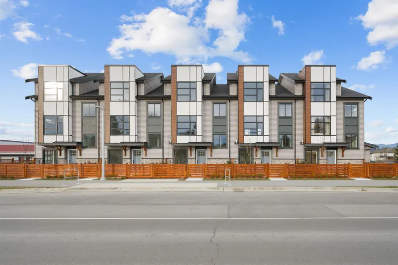 48 32929 CHERRY AVENUE - photo 2 of 25