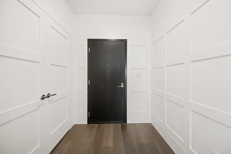 2004 1501 FOSTER STREET - photo 2 of 25