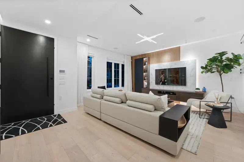 1440 E 17TH AVENUE - photo 3 of 37