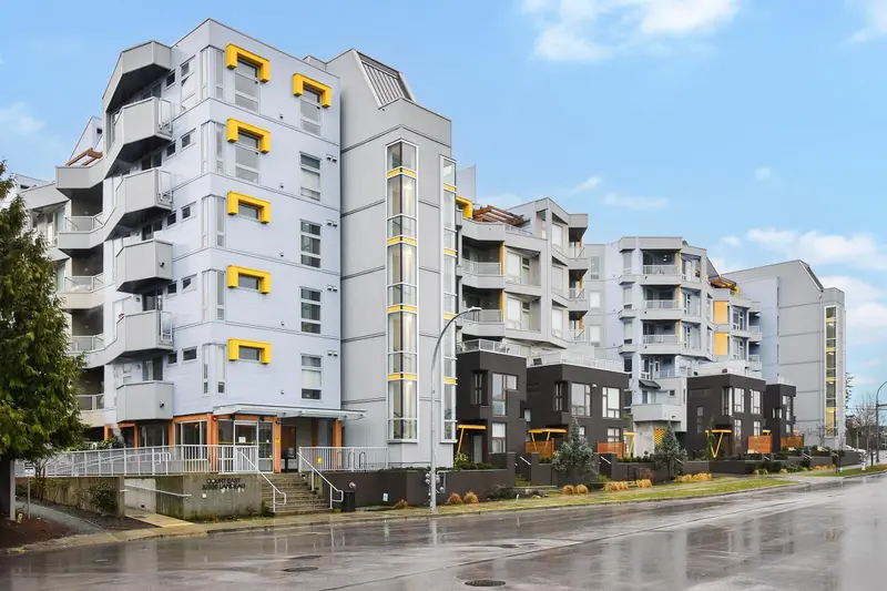 313 32838 LANDEAU PLACE - photo 2 of 21