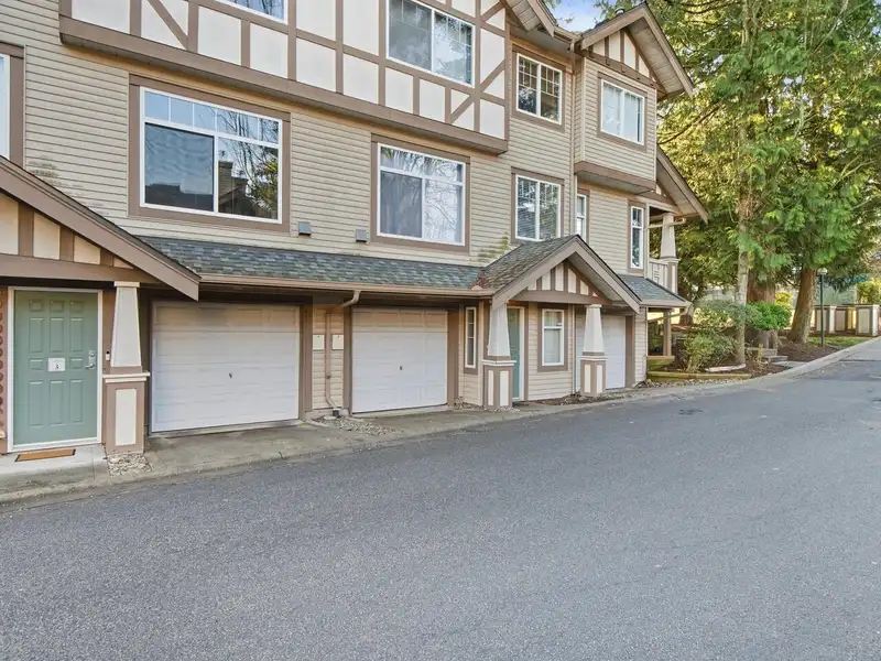 3 2678 KING GEORGE BOULEVARD - photo 2 of 23