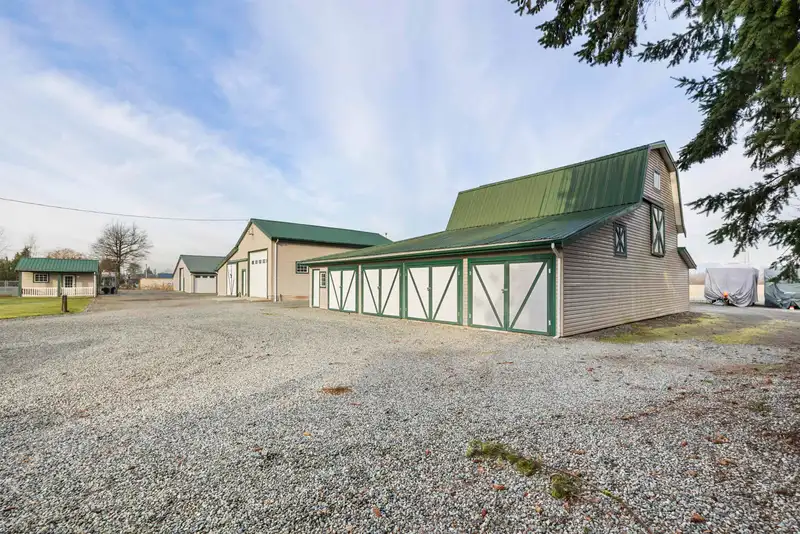 22285 64 AVENUE - photo 3 of 40
