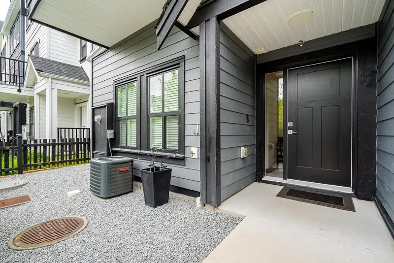 8142 202 STREET - photo 2 of 35