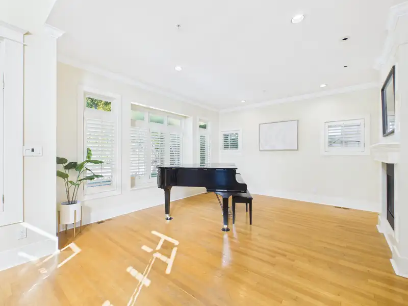 4420 COLLINGWOOD STREET - photo 3 of 31