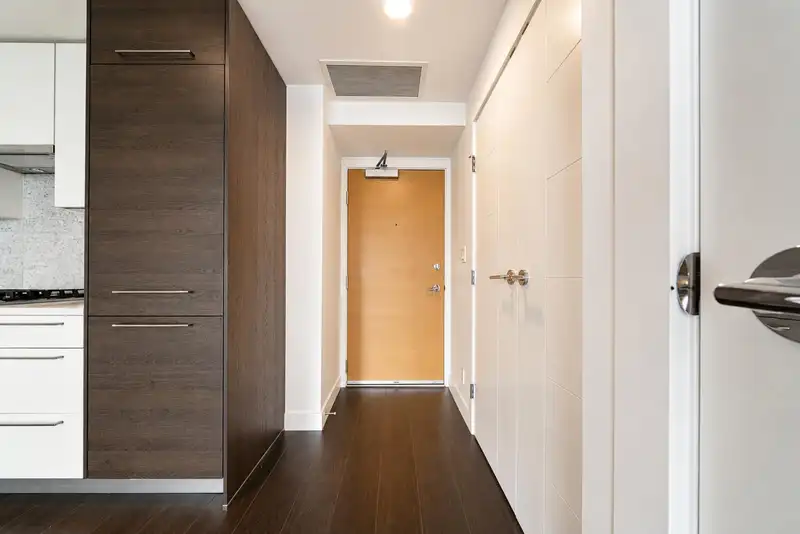 2004 4458 BERESFORD STREET - photo 2 of 20