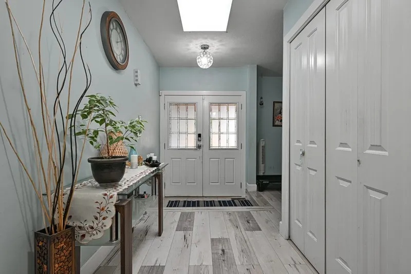 14346 68B AVENUE - photo 3 of 25