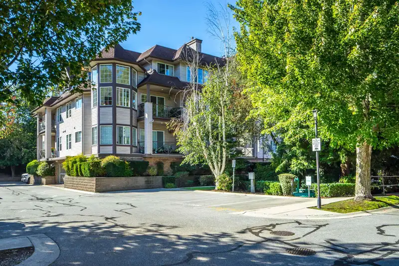 203 4745 54A STREET - photo 1 of 28