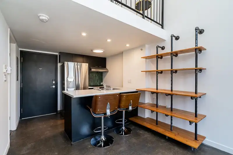 415 1 E CORDOVA STREET - photo 1 of 25