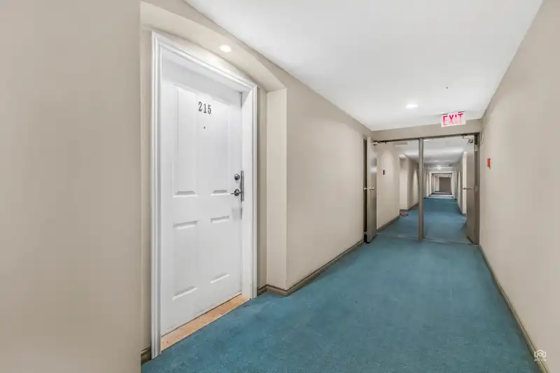 215 20976 56 AVENUE - photo 4 of 25