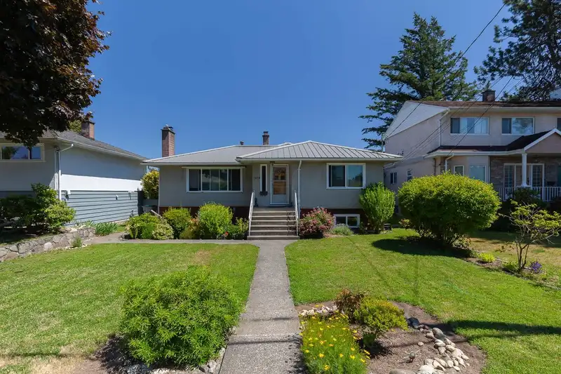 7070 WILLINGDON AVENUE - photo 2 of 40